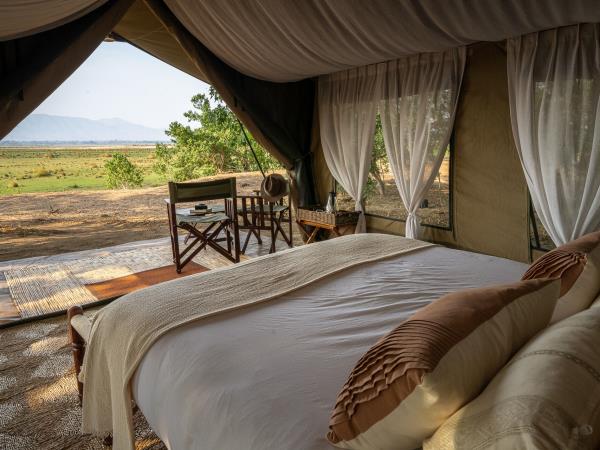 Zimbabwe safari holiday, tailor made