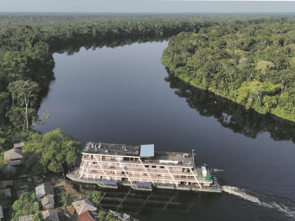 Congo river cruise