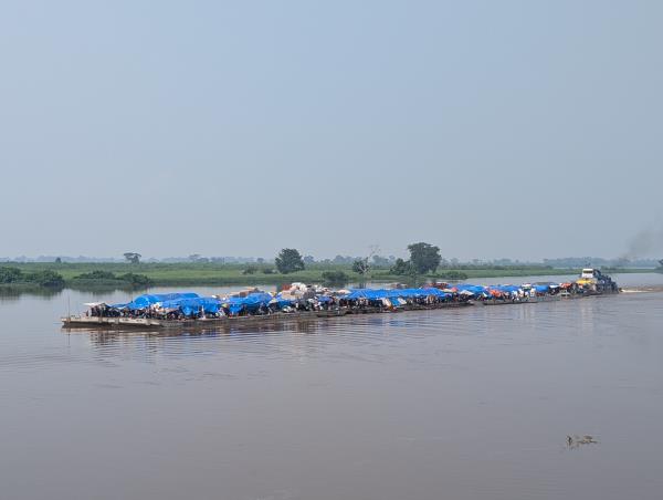 Congo river cruise