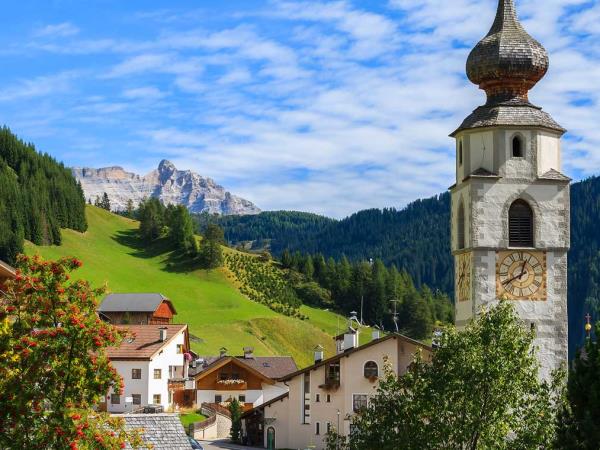 Dolomites guided hut to hut walking holiday