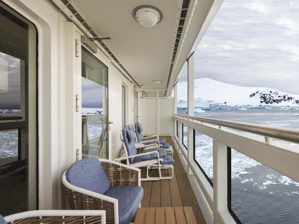 Spitsbergen expedition cruises with added comfort