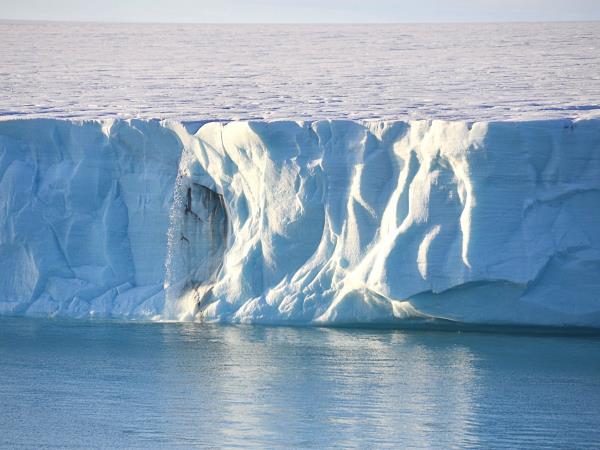 Spitsbergen expedition cruises with added comfort