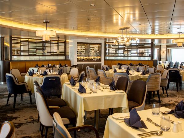 Spitsbergen expedition cruises with added comfort
