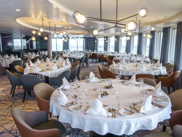 Spitsbergen expedition cruises with added comfort