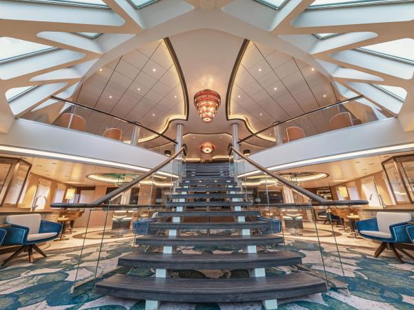 North Spitsbergen expedition cruise in comfort