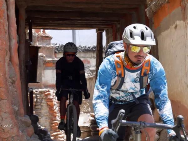Mustang Valley cycling holiday