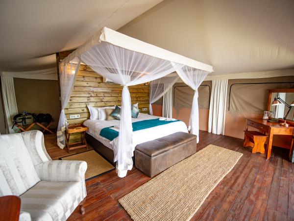 Windhoek to Victoria Falls, Namibia lodge safari 