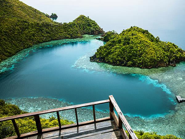 Indonesia cruise, Raja Ampat & Spice Islands