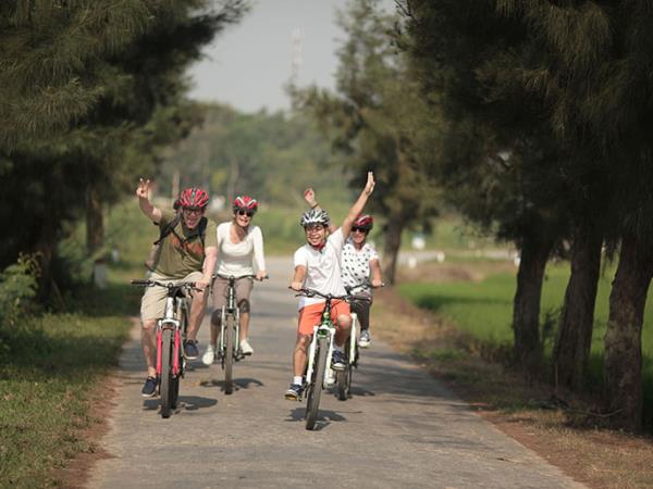 Vietnam overland tour, Hanoi to Saigon