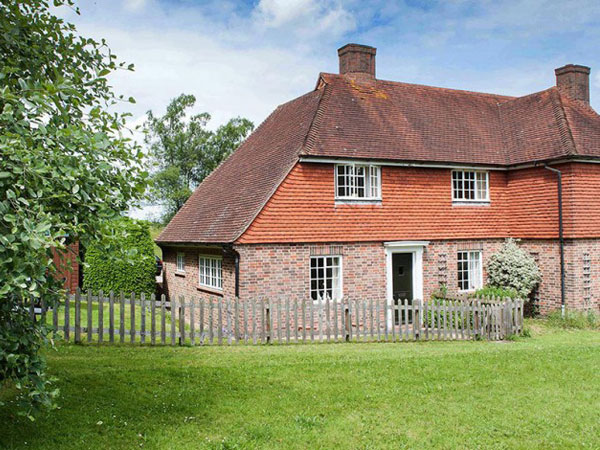 South Downs 2 bedroom cottage, England