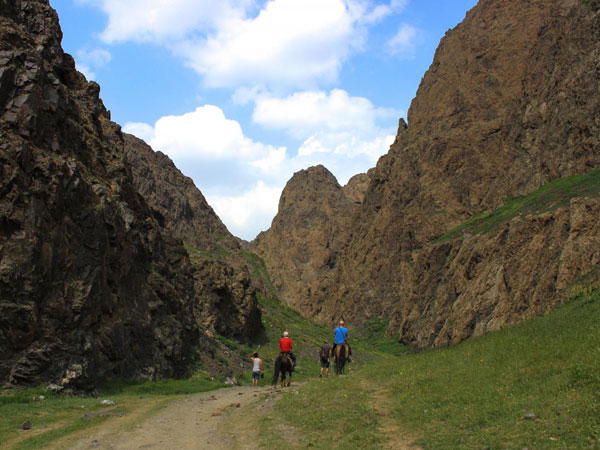 Mongolia Eagle Festival holiday