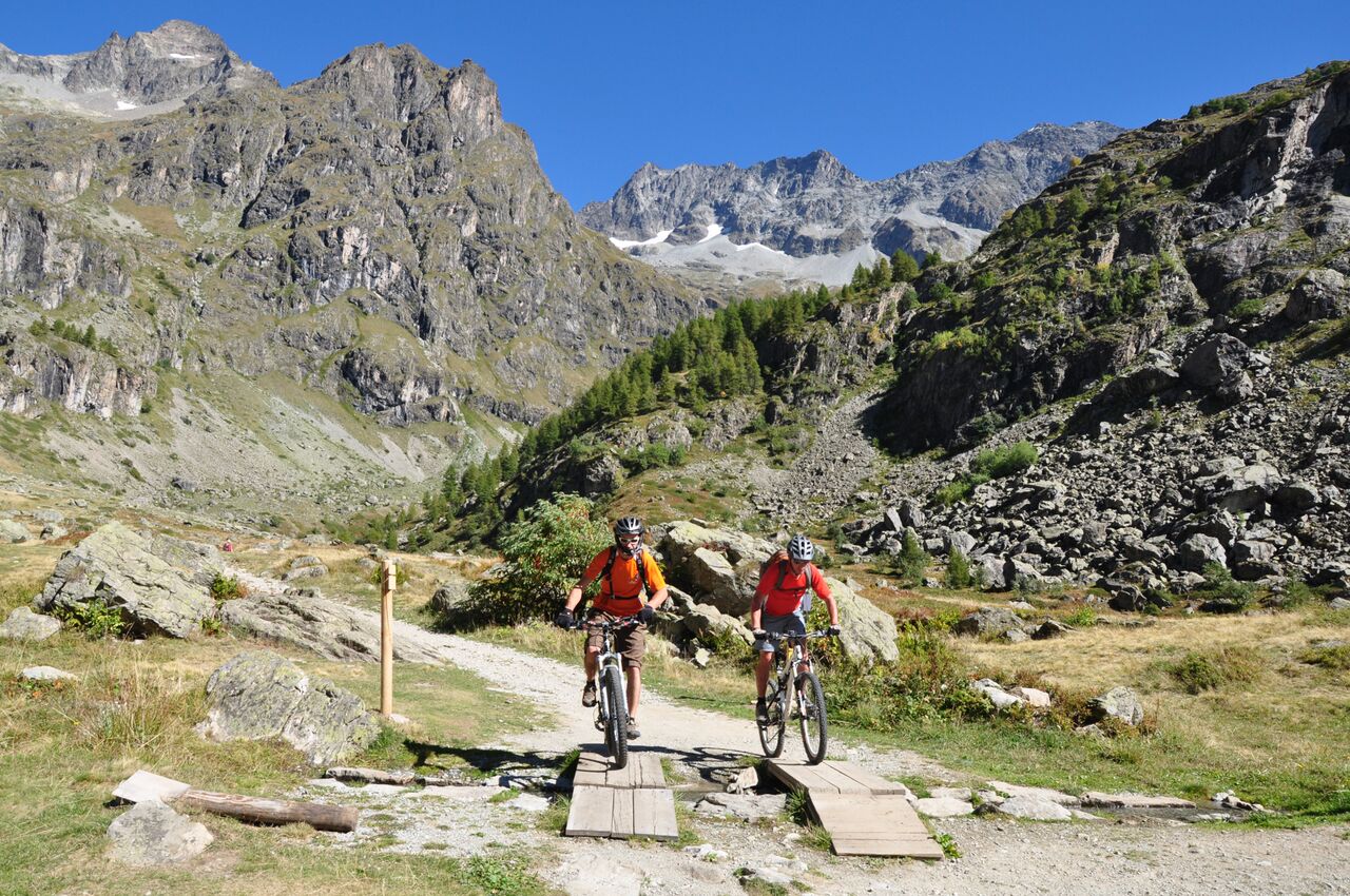 Multi-activity holiday in the French Alps